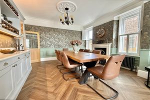 22' Dining Room/Sitting Room- click for photo gallery